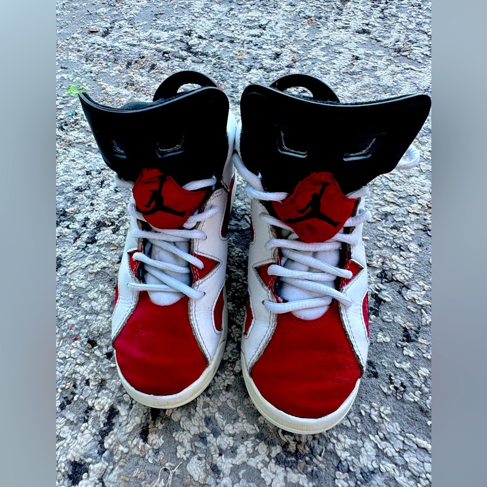 Jordan for kids sneakers color red and white size 13c US